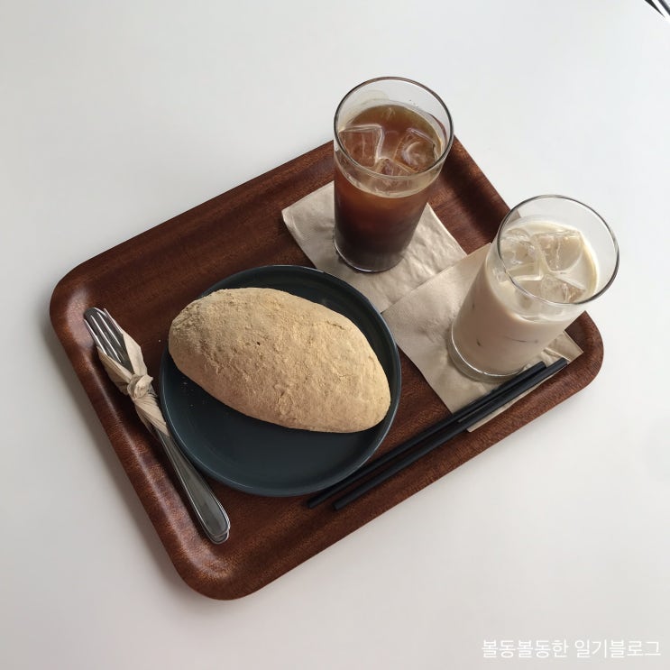  [경주 카페] 인절미크림빵이 맛있는 보문호뷰 카페, 엘로우 + 경주핑크뮬리 데이트
