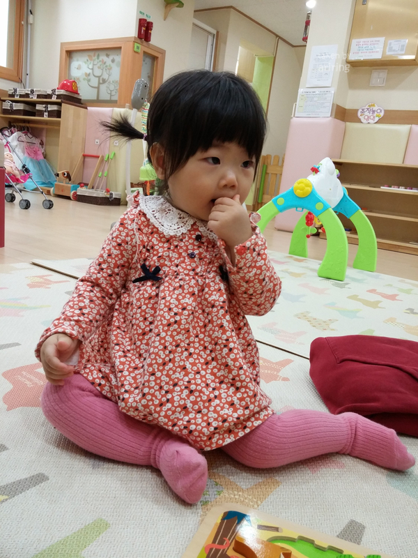  15개월 아기 DAY461-465 양심치과,어린이처럼TV시청,치(칠층)-,코막힘,미끄럼틀장난감,스스로양말신기,엄마말무시,사진찍는데애교