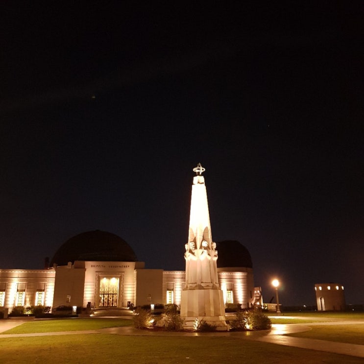  2019 미서부 여행: 5. LA LACMA/파머스마켓/더그로브/멜로즈카페거리/그리피스천문대