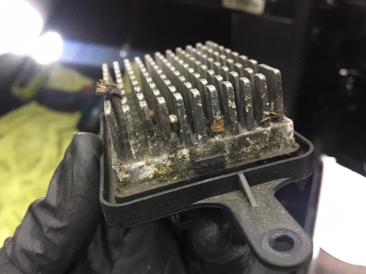 자동차 에어컨 냄새제거 SM5 어렵지 않습니다