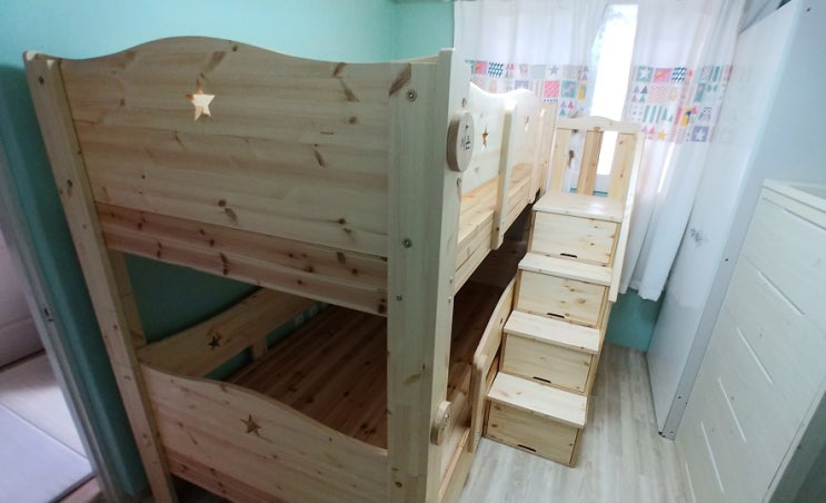  수납 계단 원목 이층 침대, 좁은 방에 분리형 이층 침대로 아이 방 꾸미기