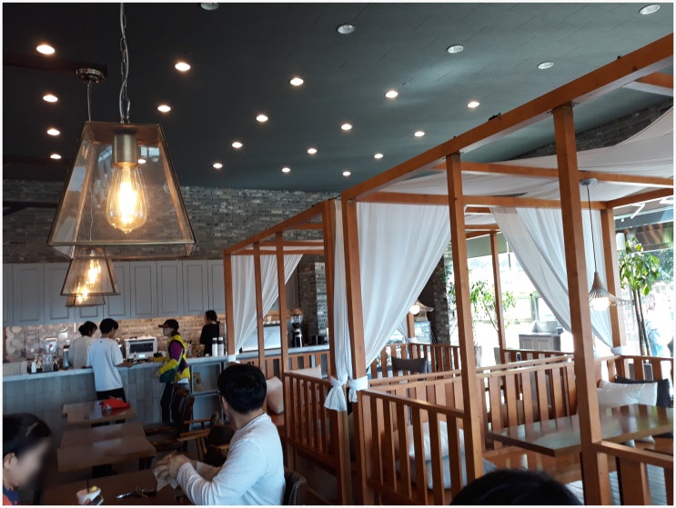  평화로움, 힐링카페 예체르