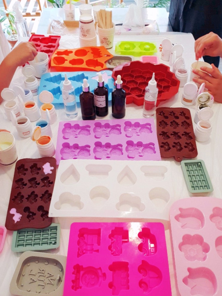  세상에서 가장 쉬운 수제비누 만들기 - Making 'Melt and Pour' Soap