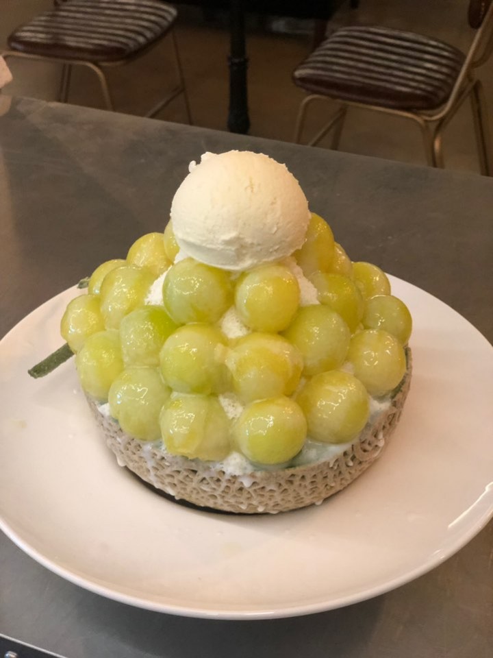  구미 금오시장 사계절 빙수맛집/새벽 3시까지 영업하는 이쁜 카페 "여마그'/망고빙수 인기 짱