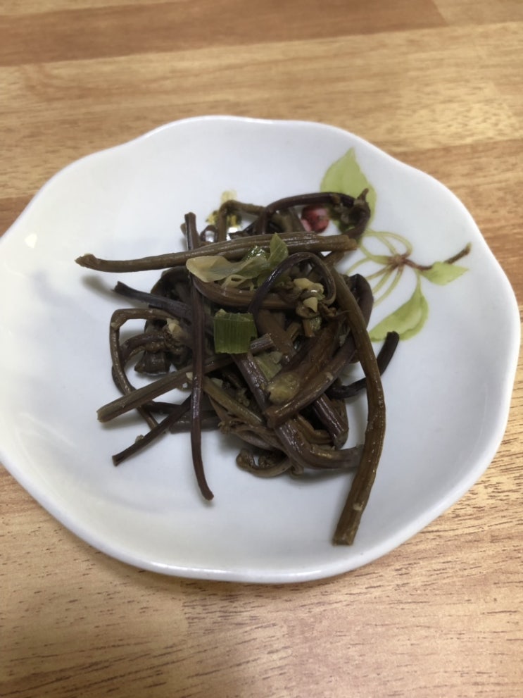 간단 반찬 만들기 - 백종원  고사리나물볶음 고소하게 만들기