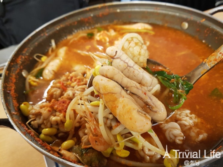  [해방촌] 신흥시장 알탕맛집, 시장횟집! (백종원의 골목식당에 출연했던 곳) + 스토리지북앤필름 북스토어