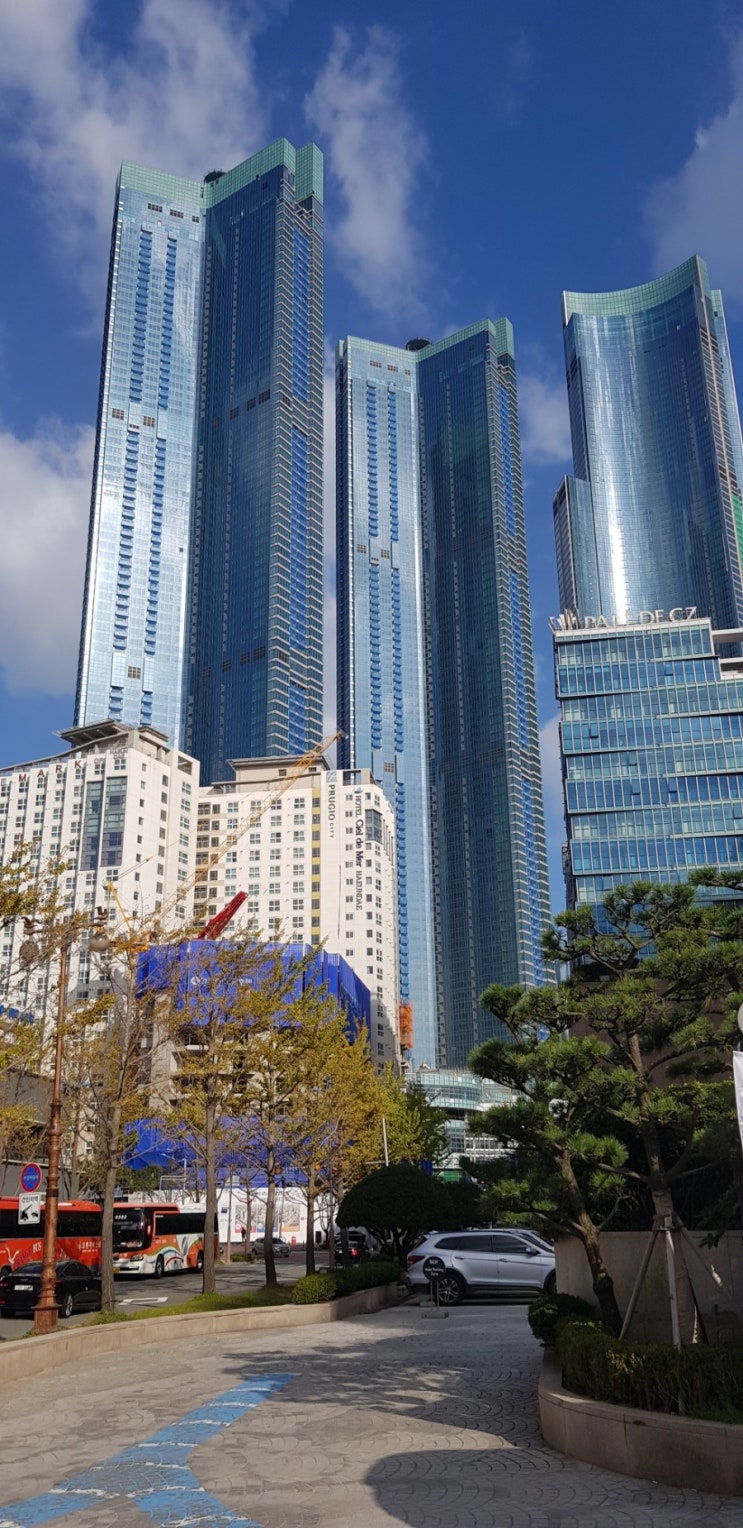  해운대 엘시티 아파트를 촬영하여 보다.