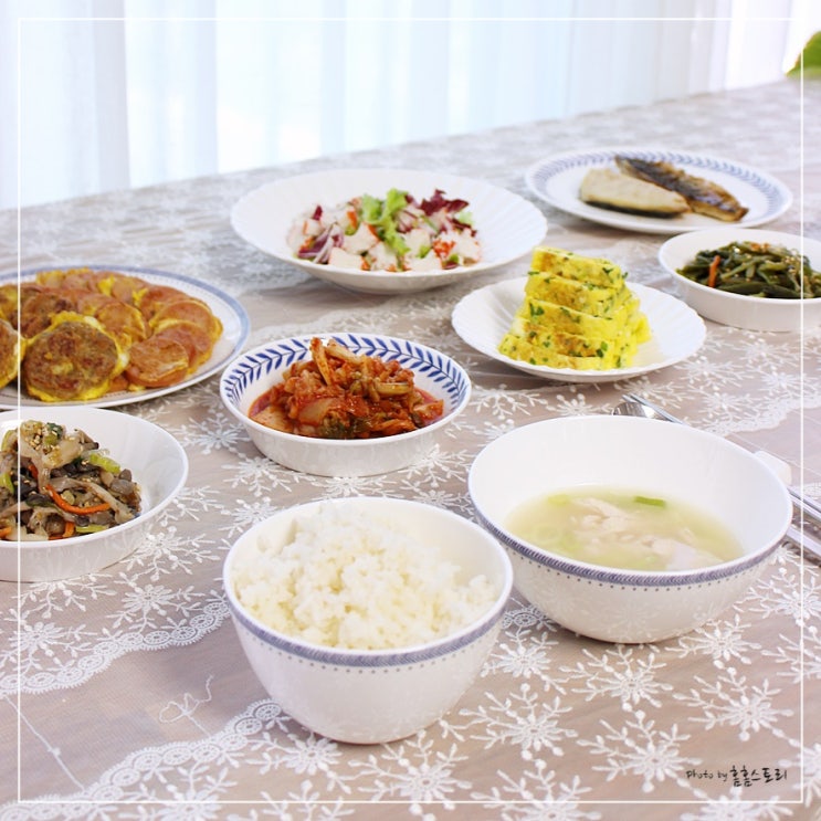  세이지 홈세트 롯데백화점과 한국도자기 콜라보 작품으로 식탁을 채웠어요.