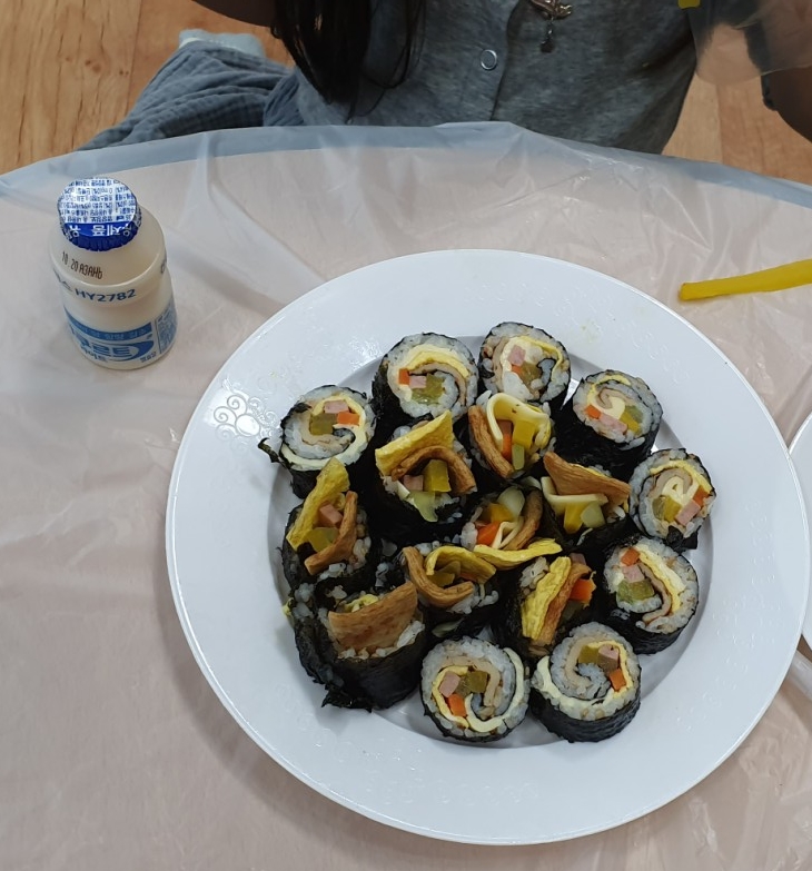  북스타트 3기 마지막 수업을 꼬마김밥 만들기로~!!!