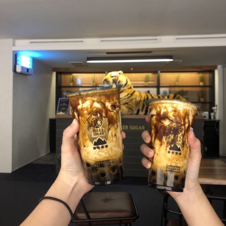  압구정 로데오 흑당 버블티 맛집 , 타이거슈가 청담점