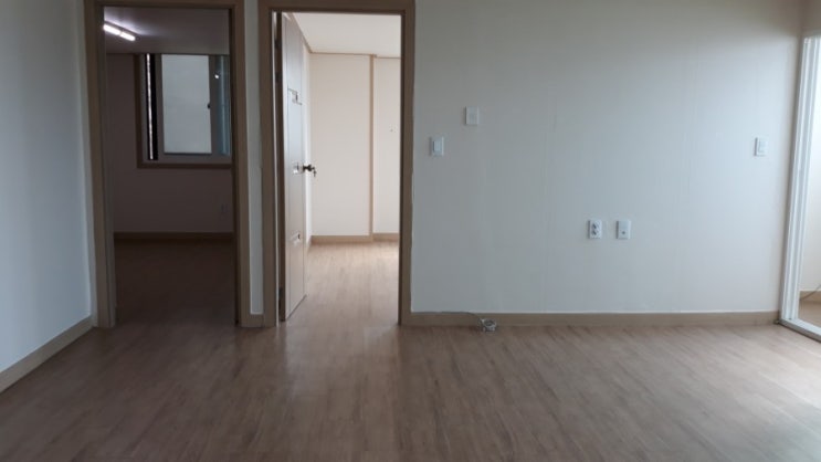  방이 두개라 투룸이지  주인세대에요