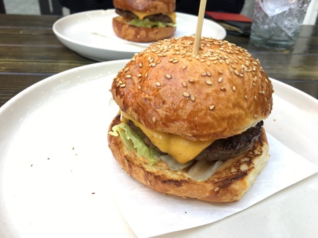  [노이즈캔슬링 콰이어트온] 성수동 엘더버거 맛집 탐방기 