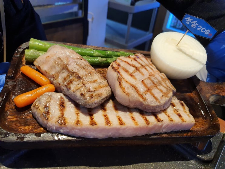  인계동 고기집 나혜석거리 삼겹살 맛집 고기구워주는집 쏘삼 208  편하고 맛있어요