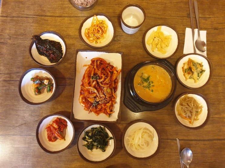  신사동 가로수길 집밥 - 시골밥상