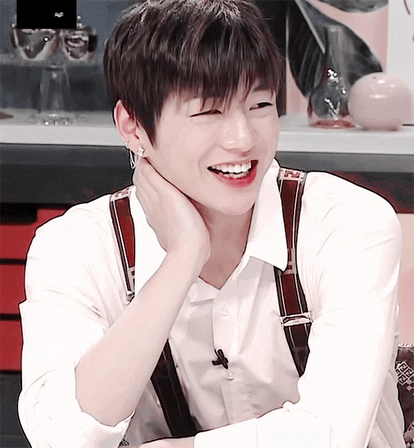  강다니엘 와인데이 함께 와인 마시고 싶은 스타 1위/어쨌든 술땡기는 날