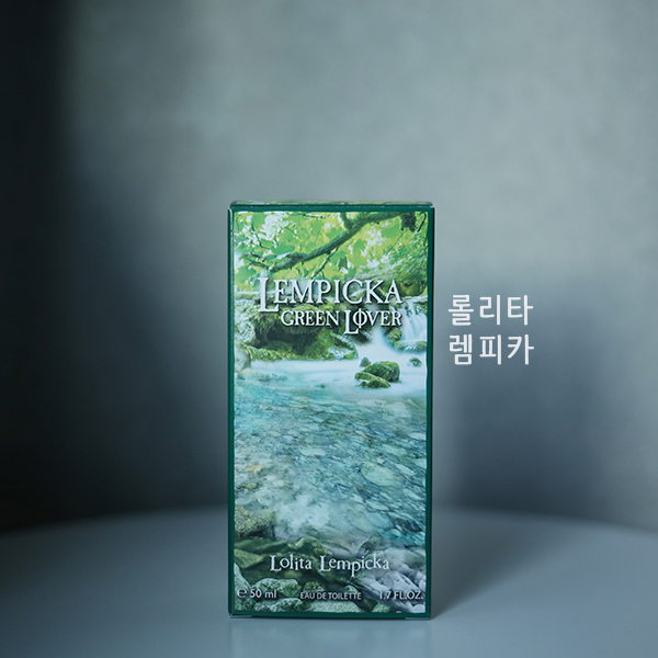  바닐라와 머스크 향을 담은 남성 향수 롤리타 렘피카