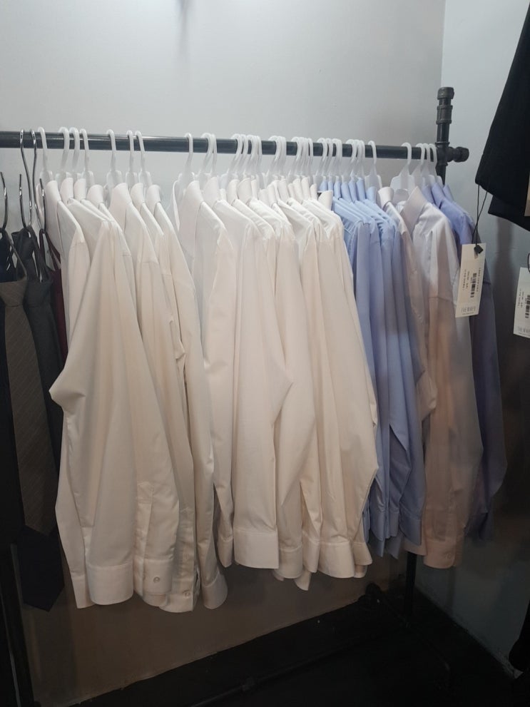  남자면접정장 세트별로 있어서 이것저것 입어볼수있었던!