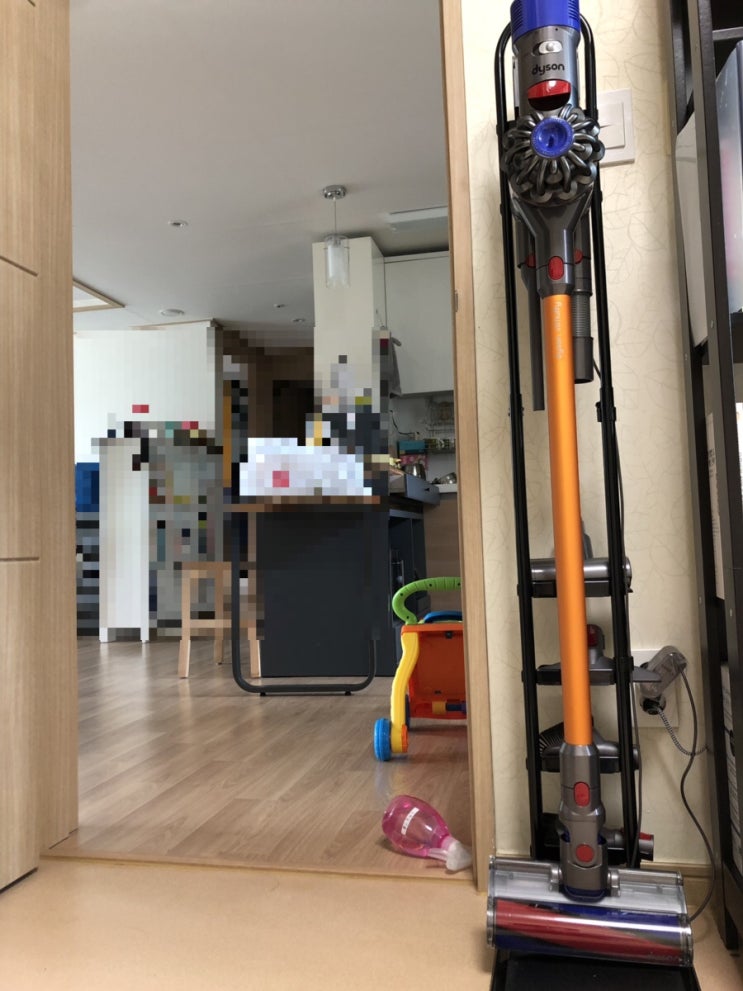  [미니의 주부생활] 다이슨V8 플러피, 침구 청소하기 ~!