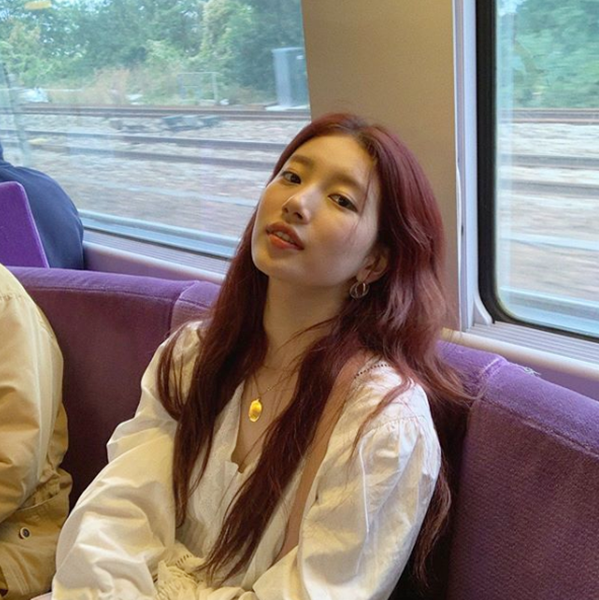  배가본드 수지 인스타그램 트렌치코트 블라우스 사복 패션