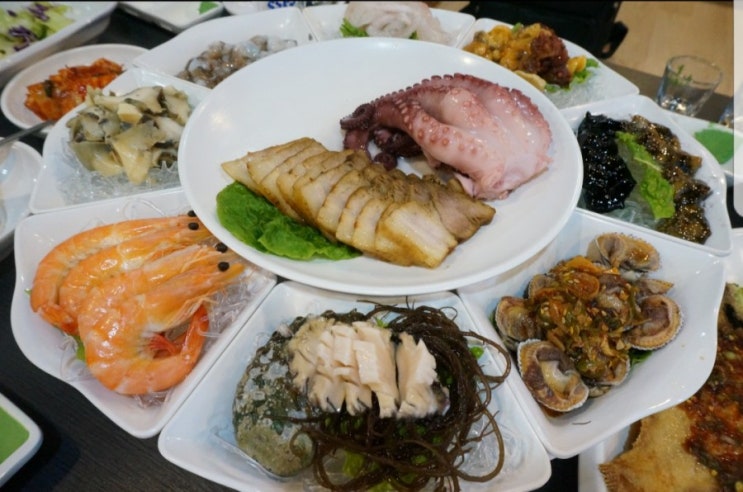  사당역 푸짐한 해물보쌈 통영해물보쌈