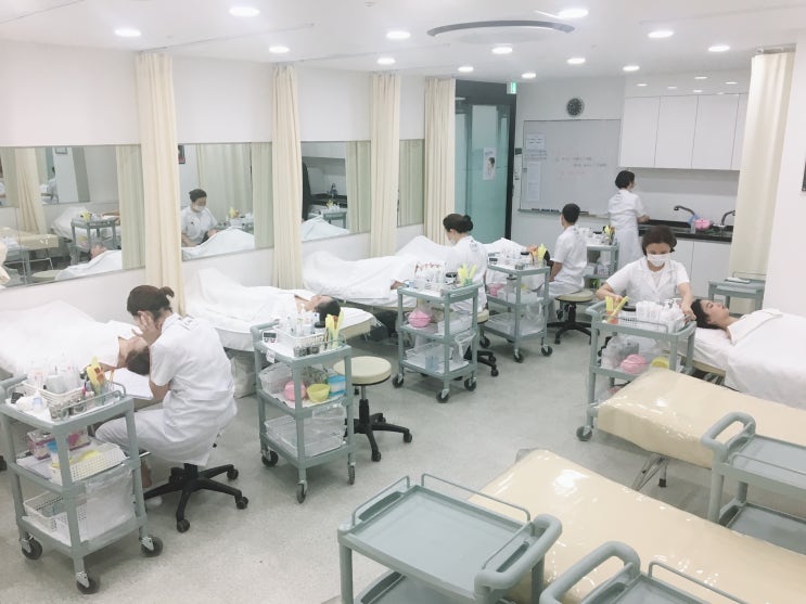  대구피부국가자격증학원 미래를 위해 달려봅시다!