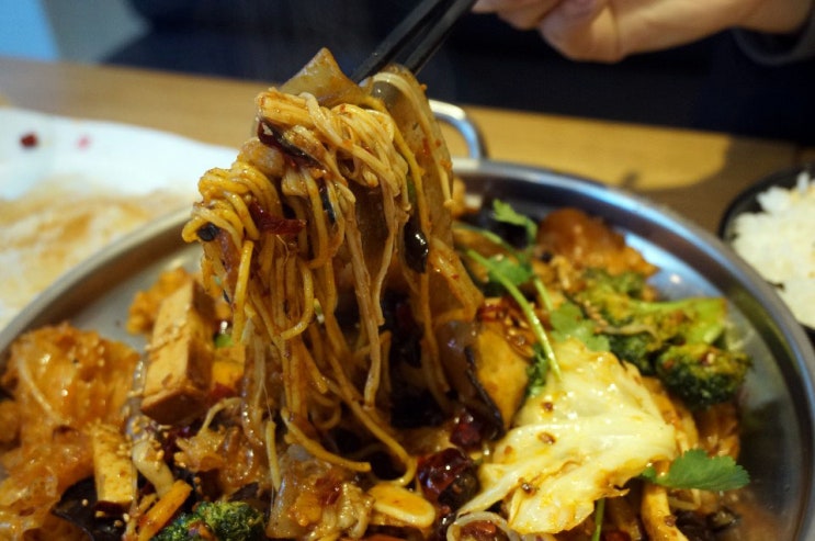  라화쿵부 망원동 마라탕 먹으러 망원시장 들리게 되네요