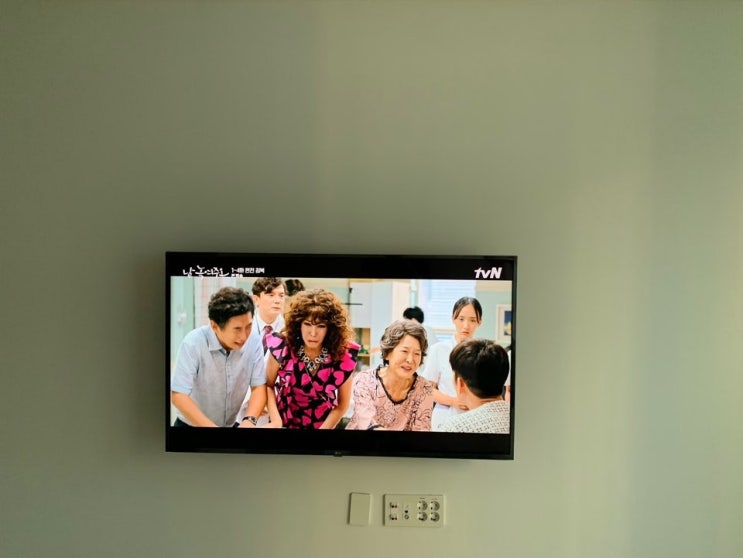  군포 실크벽지 벽걸이tv설치 깔끔함이 묻어나는 진짜 시공