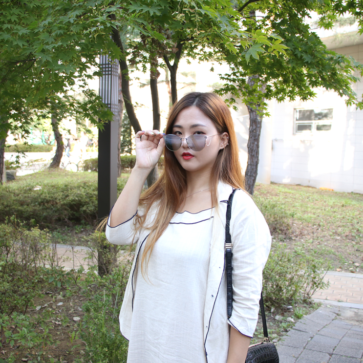  공효진 선글라스는 VEDI VERO 베디베로 까멜리아 컬렉션!