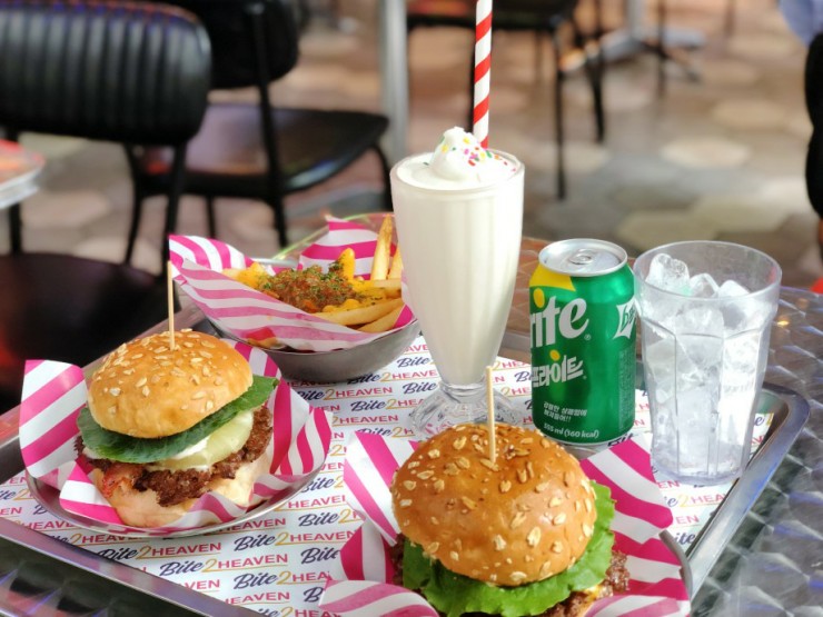  강남역수제버거 원픽로드 바이투헤븐