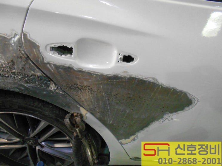  뒤휀다 + 뒷문짝 판금도색, 부산 신호정비는 언더코팅까지 꼼꼼하게 작업합니다!