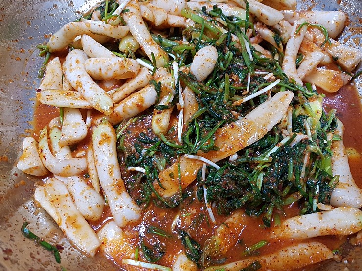  이렇게 맛있는 총각무라니, 김치도 겁나게 맛있어요.