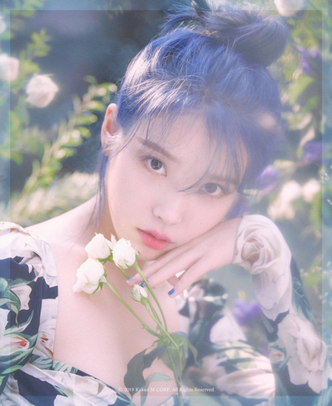  아이유 다섯 번째 미니 앨범 'Love Poem(러브 포엠)' 11월 1일 발매