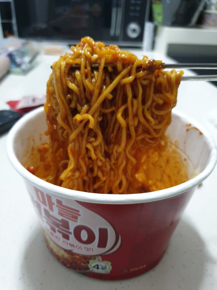  [농심] 신상 컵라면 마늘 면볶이 먹어보고 솔직후기