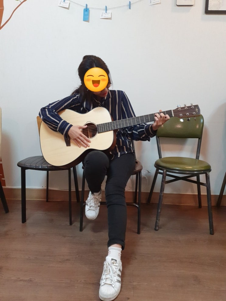  창동 기타학원 흔들리는 꽃들속에서 네 샴푸향이 느껴진거야 스트로크주법 배우기