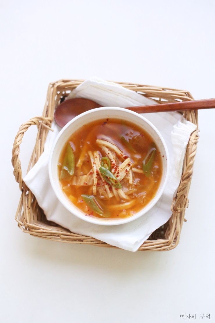  김치국 끓이기, 어묵김치국 