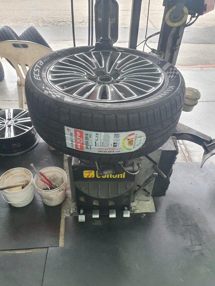  인천타이어 k9 금호 엑스타ps31 245 50 18 타이어 교체