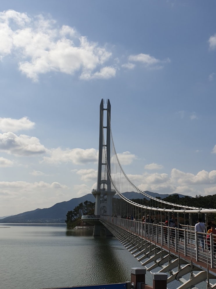  예산 가볼만한 곳, 예당호 출렁다리
