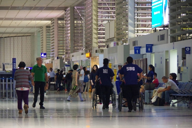  필리핀항공 이용법 : 수하물 규정 - 공항 내 무료 휠체어 서비스