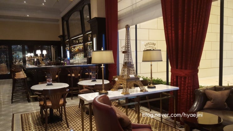  파리지앵 호텔 프렌치 레스토랑 La Brasserie