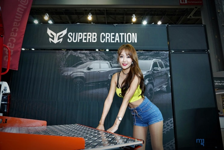  2019 오토살롱위크 G4렉스턴 스포츠 루마카어닝,드로워,롤바,루프탑캐리어,바디킷 전시 