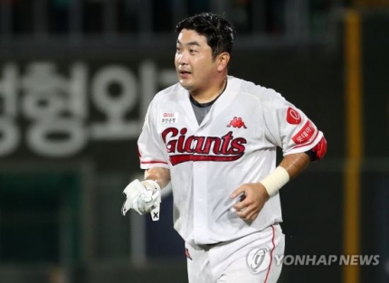 롯데 자이언츠 문규현, 현역 은퇴 결정. 2군 코치로 새출발 롯데 자이언츠 문규현, 현역 은퇴 결정. 2군 코치로 새출발