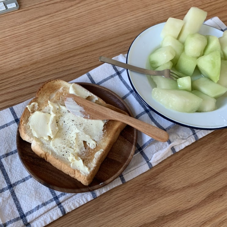  잘먹고 잘살자