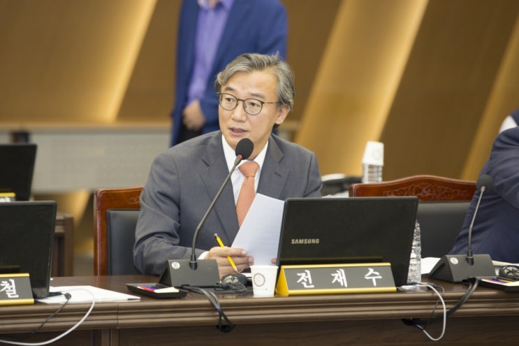 보험사 의료자문, 특정 의사와 카르텔 정황 드러나 보험사 의료자문, 특정 의사와 카르텔 정황 드러나