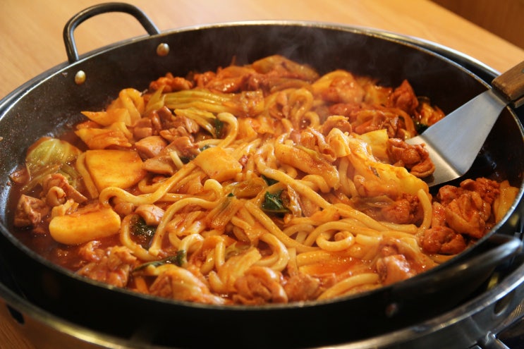  이시아폴리스 맛집 어디일것 같아?