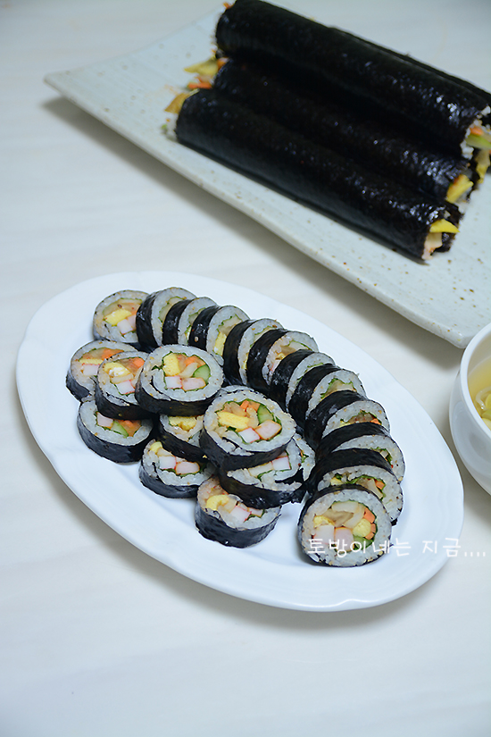  묵은지 김밥맛있게싸는법 10줄 포인트는~