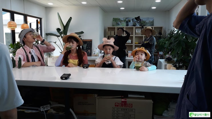  MBC 뽀뽀뽀 친구들에게 유기농 케일로 만든 그린스무디 만들어주기!
