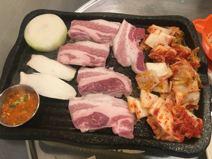  상수역 맛집, 상수김치삼겹살