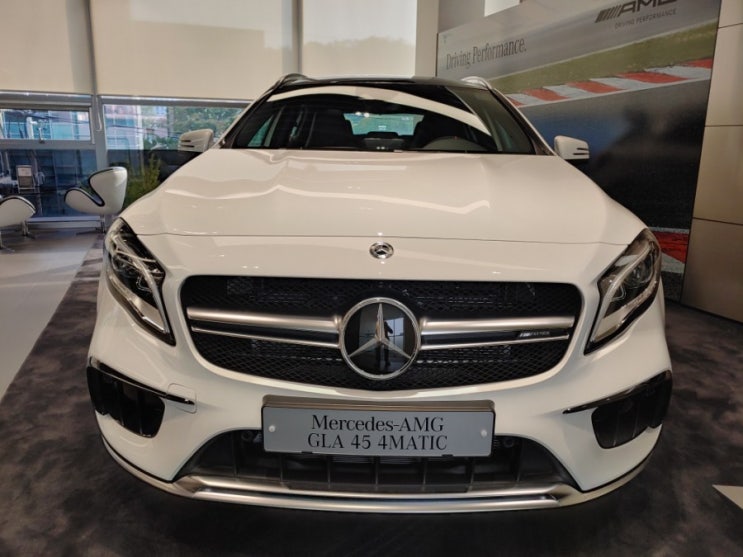  메르세데스 벤츠 GLA45 AMG 둘러보기