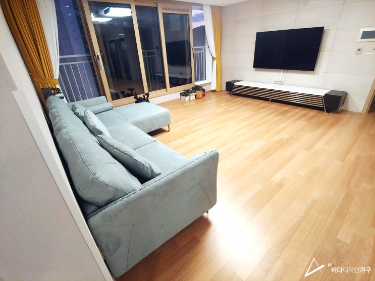  [김해 주촌두산위브더제니스] 온라인집들이~ 소파, 거실장, 조명침대