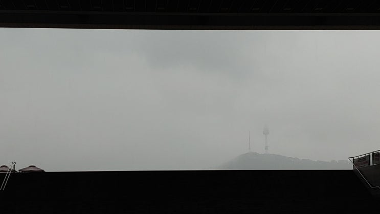 국립중앙박물관에서 바라본 남산타워 전경 국립중앙박물관에서 바라본 남산타워 전경